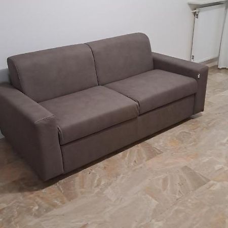 Apartment Angy Mira Luaran gambar