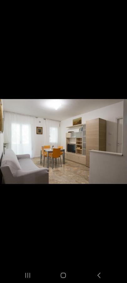 Apartment Angy Mira Luaran gambar