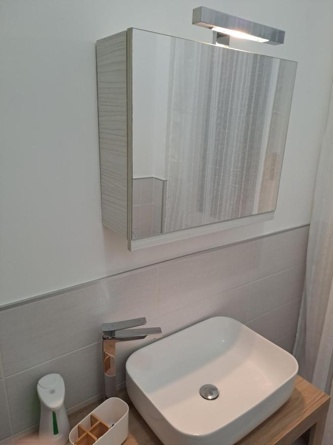 Apartment Angy Mira Luaran gambar